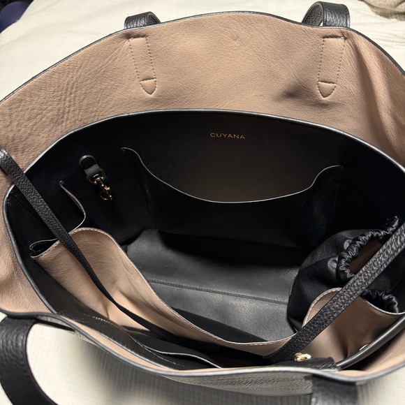 Cuyana Black Leather Tote - Picture 5 of 12